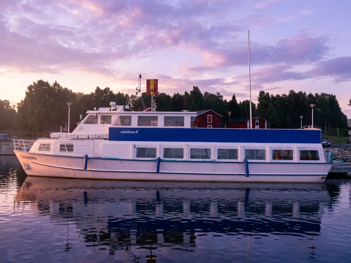 Oulu Lines – Casandra auringonlaskussa